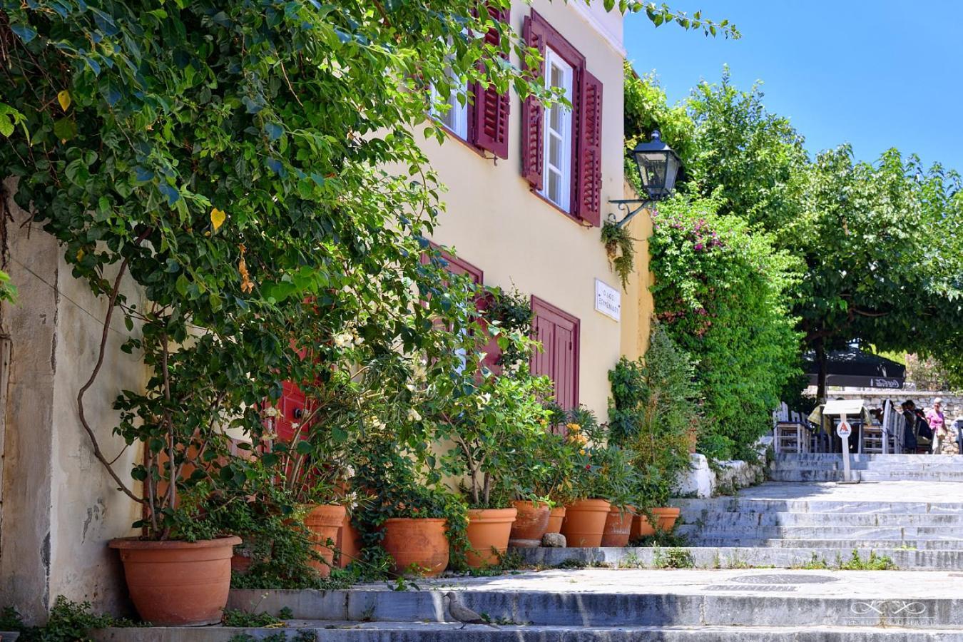 Вілла At The Foot Of Acropolis. Афіни Екстер'єр фото